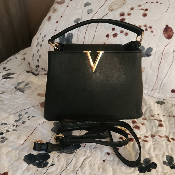 Handbags - Cute Black Satchel Purse